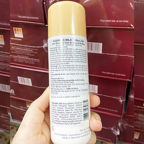 sữa-rửa-mặt-cho-da-dầu-và-da-mụn-Clearing-milk-Jean-d'Arcel-150ml3